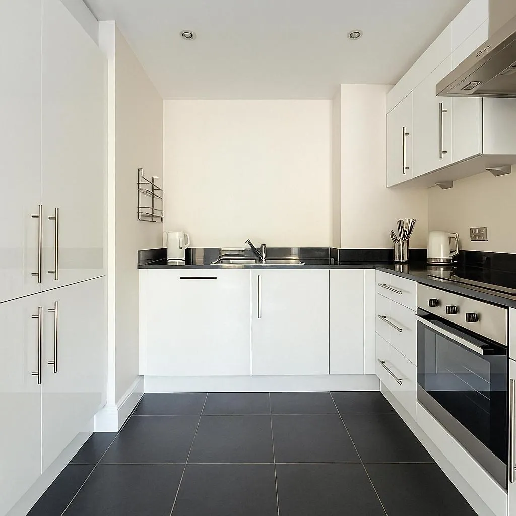 Stylish 1-Bed Flat In Greenwich - Steps From Dlr & City Views London Apartment